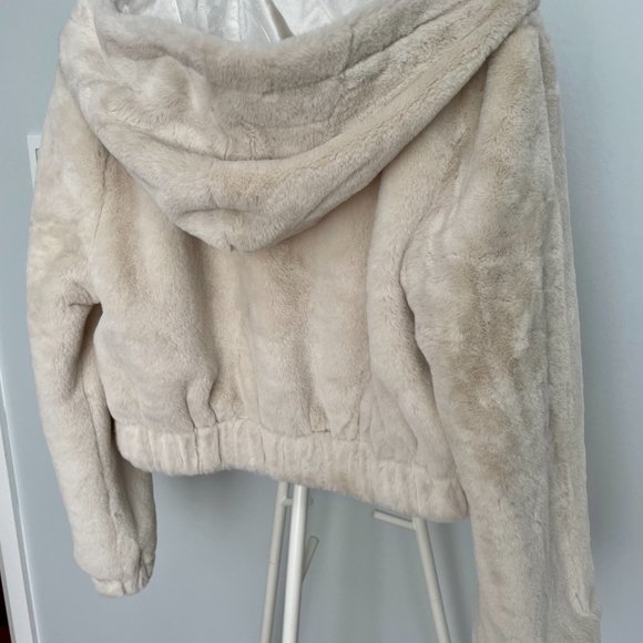 Garage - Fluffy coat - Size S - Beige - NWOT - Picture 4 of 6